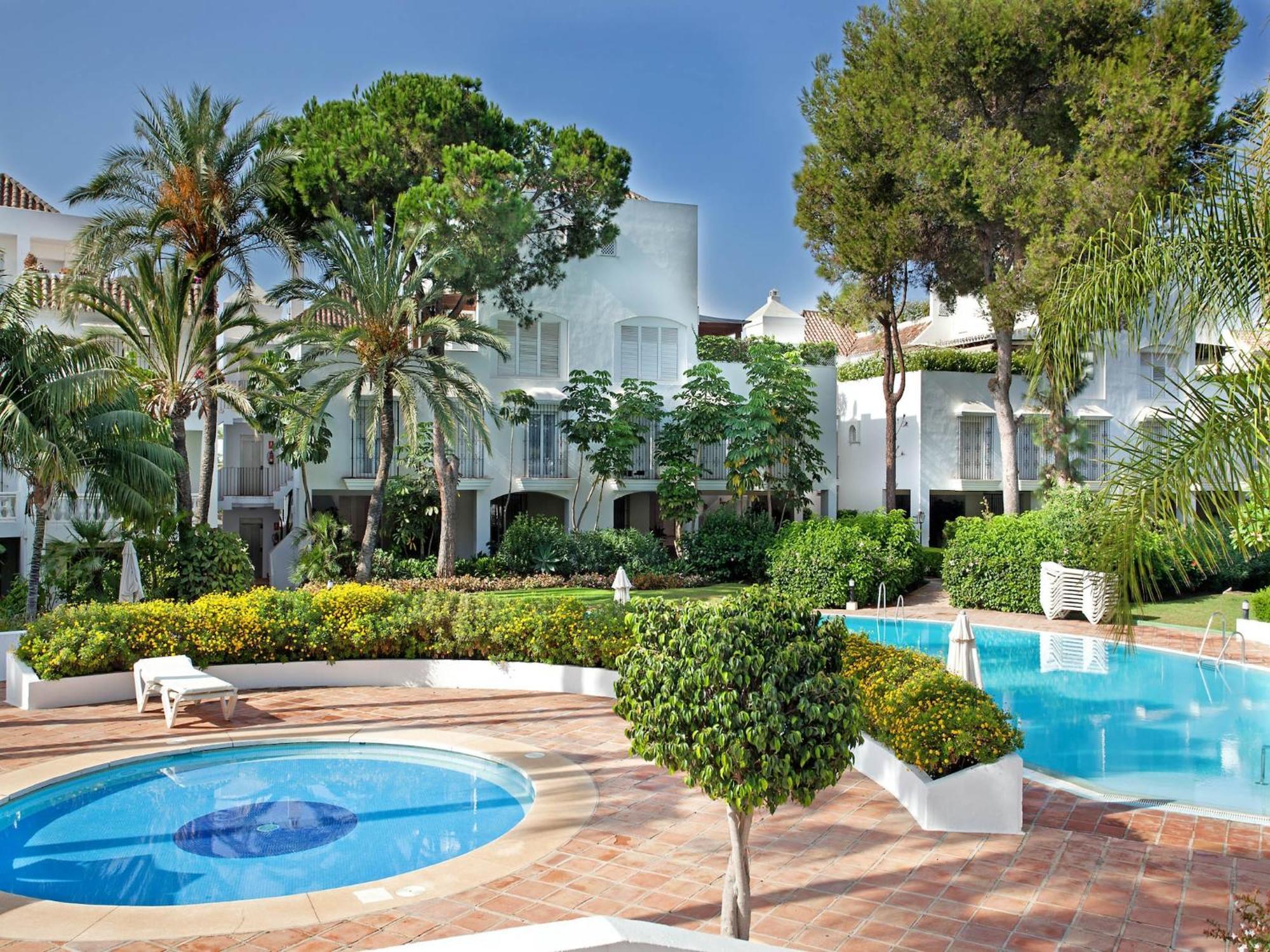 Apartment Pretty With Balcony Marbella